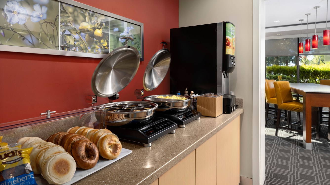 Towneplace Suites Breakfast Hours